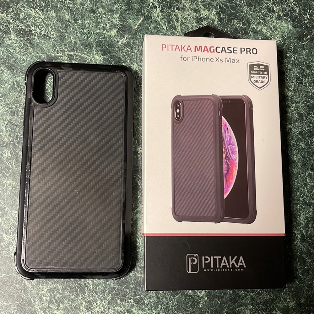 Pitaka IPhone XS Max case with box